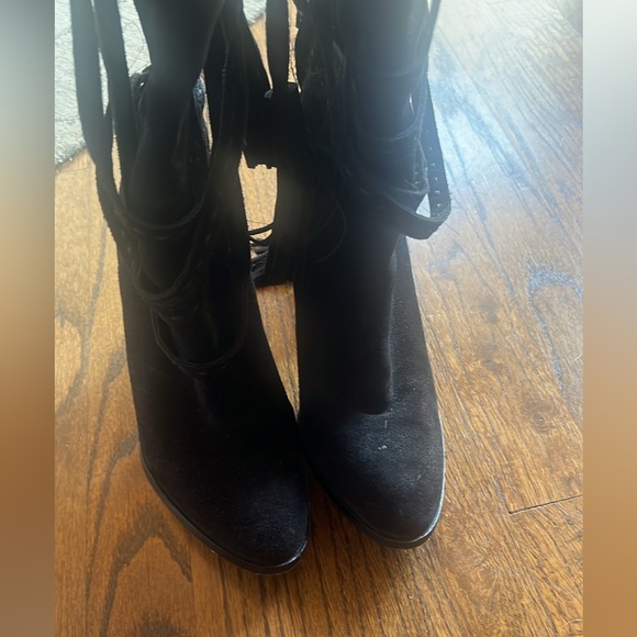 Michael Kors Black Suede Tie Up Boots Sz 38.5 - Picture 5 of 9